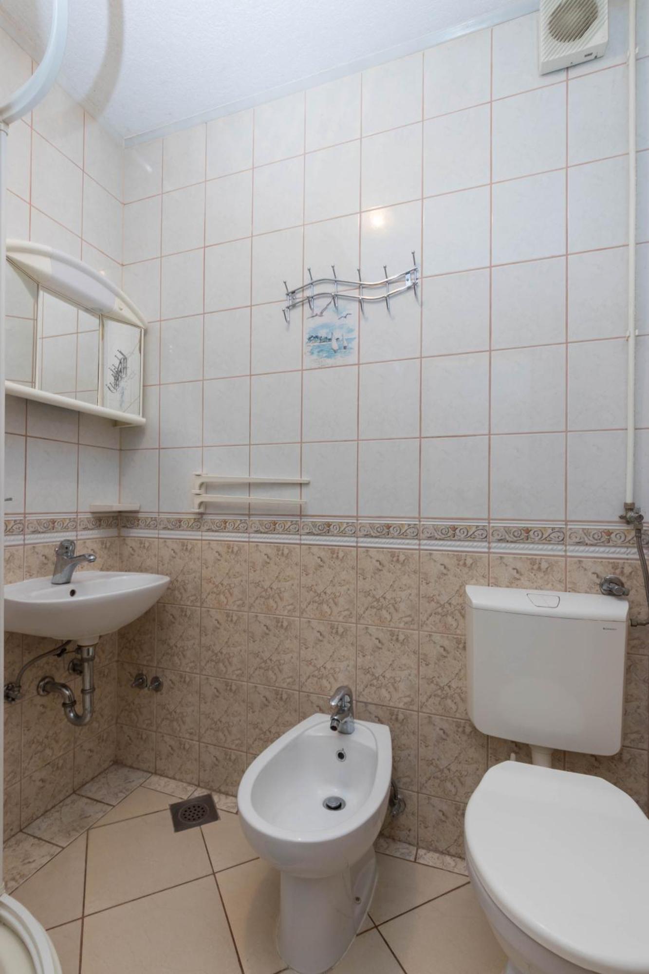 Apartments Cipetic Каштела Экстерьер фото